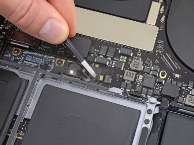 Retrait de la nappe de connection de la batterie