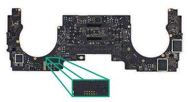 Il ne s'agit pas de la face mais du dos de la carte mère. Il faut la retirer pour accéder au numéro.