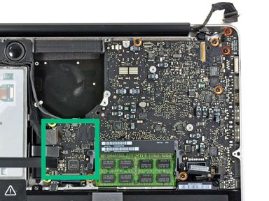 Le numéro de carte mère se trouve dans cette zone.